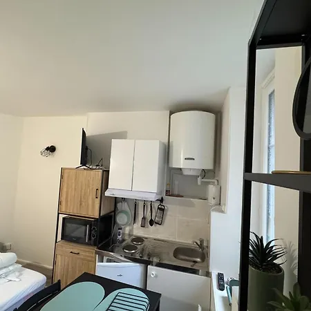Charming In The Center Apartment