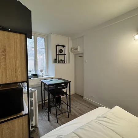 Charming In The Center Apartment *